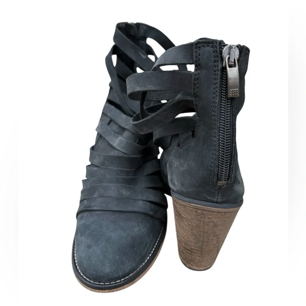 Free People Hybrid Strapped Heel Ankle Distressed Dark Gray Boots EU 39 preloved